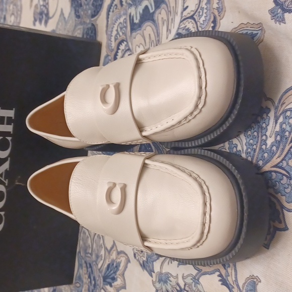 New Coach Leah Women's Cream Leather Lug Sole Loafers SZ 9.5 - Picture 11 of 16